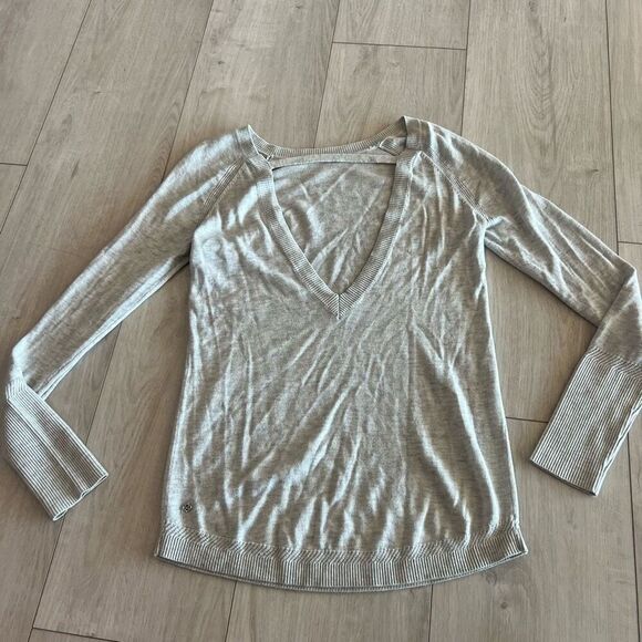 Lululemon Unity Drop Back Sweater Heathered Gray-Size m - Picture 4 of 6
